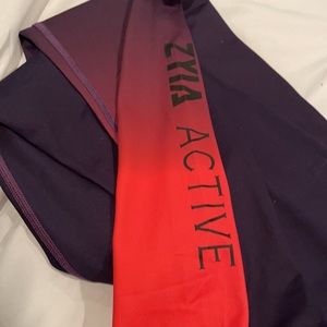 Zyia Purple and pink ombré light and tight leggings
